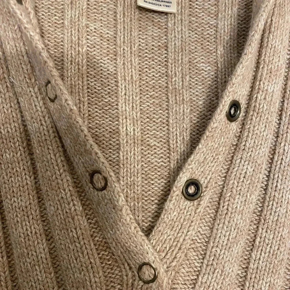 Old Navy Tan V-Neck Sweater - Picture 5 of 8